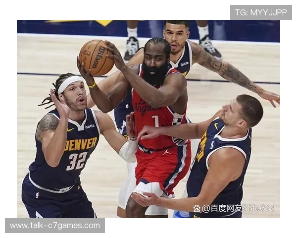 NBA焦点战群星爆发季后赛席位争夺愈发激烈联盟格局再起波澜