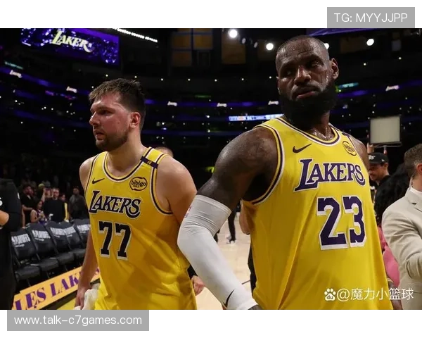 NBA最新动向：詹姆斯复出首战砍下三双，湖人迎来连胜高潮